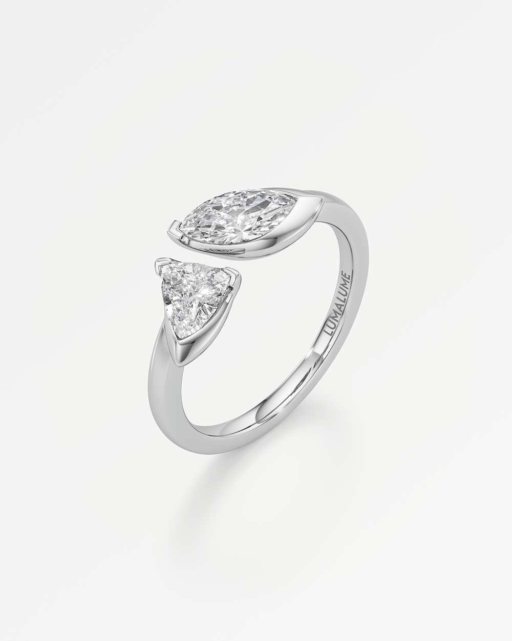Levé Diamond Ring