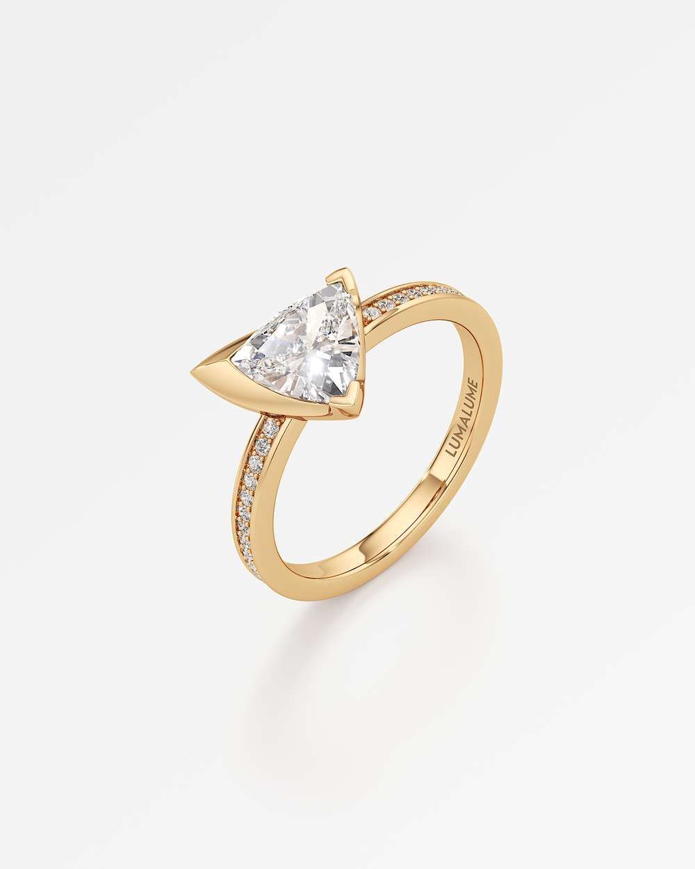 Apitris Pavé Diamond Ring
